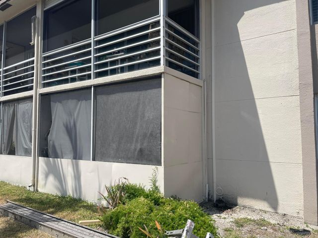 502 Davis Road 9, Palm Springs, FL 33461