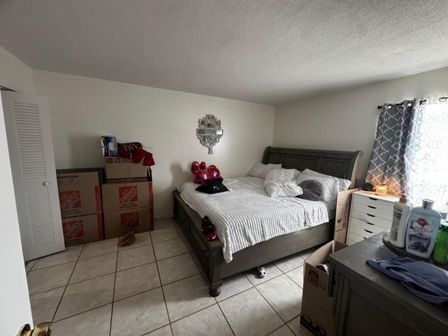 502 Davis Road 9, Palm Springs, FL 33461