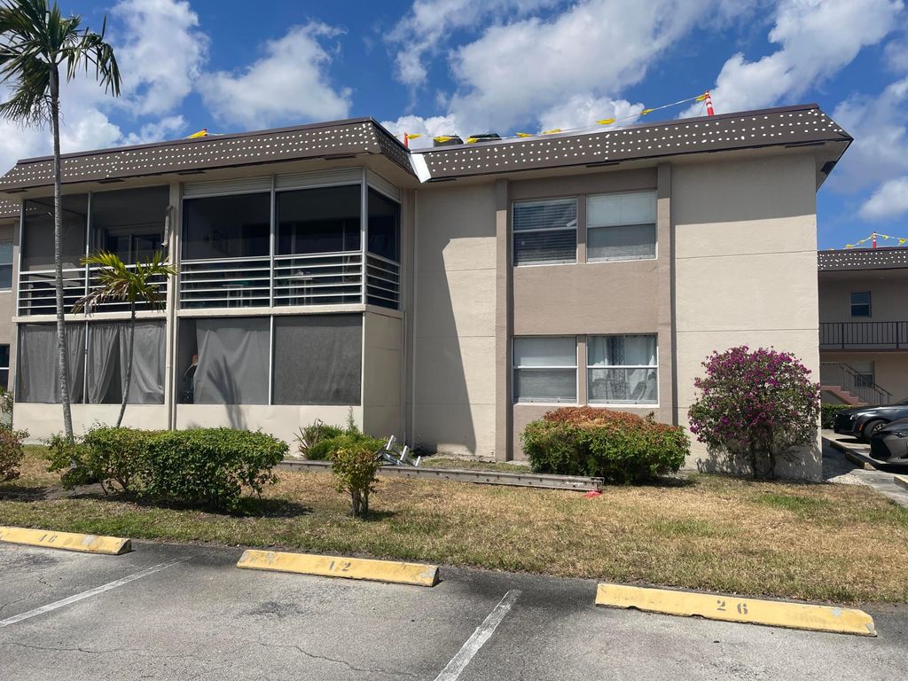 502 Davis Road 9, Palm Springs, FL 33461