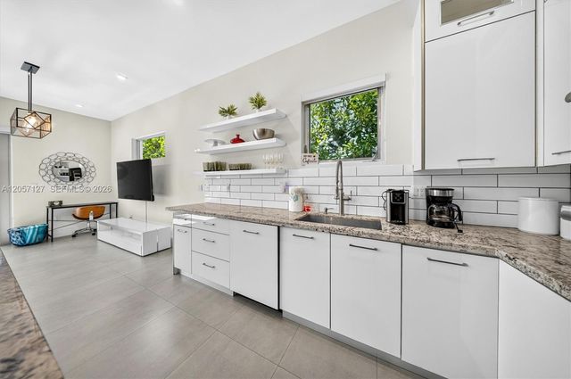 3059 Carter St 3059, Miami, FL 33133