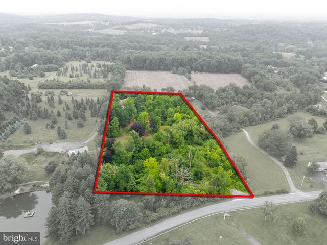 995 CADMUS RD, Pottstown, PA 19465
