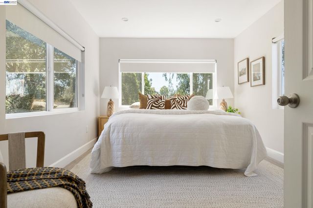 3954 Forest Hill Ave, Oakland, CA 94602