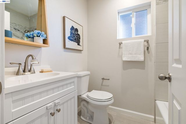 3954 Forest Hill Ave, Oakland, CA 94602