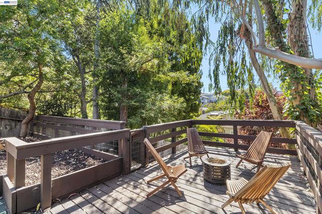 3954 Forest Hill Ave, Oakland, CA 94602