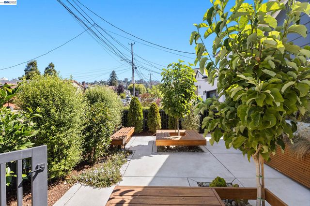 3954 Forest Hill Ave, Oakland, CA 94602