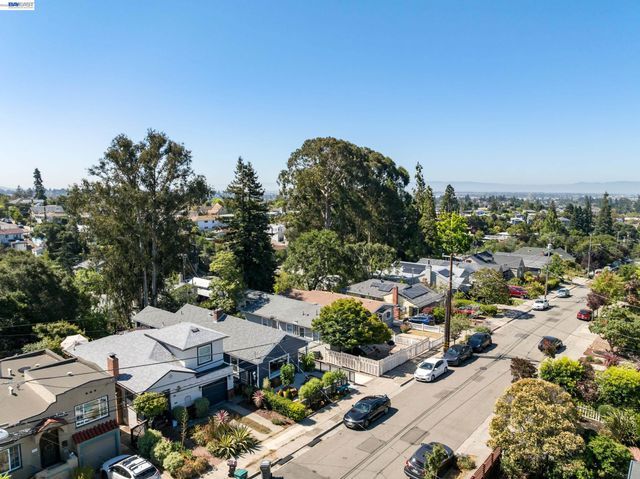 3954 Forest Hill Ave, Oakland, CA 94602