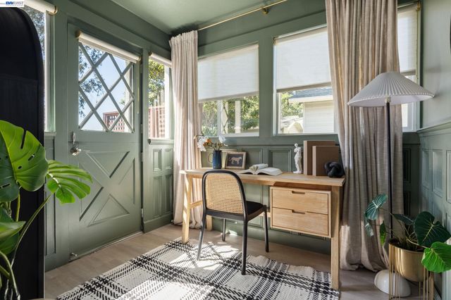 3954 Forest Hill Ave, Oakland, CA 94602