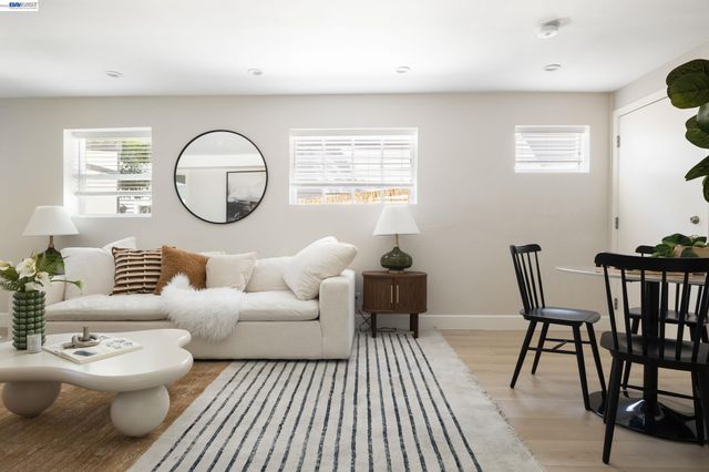 3954 Forest Hill Ave, Oakland, CA 94602
