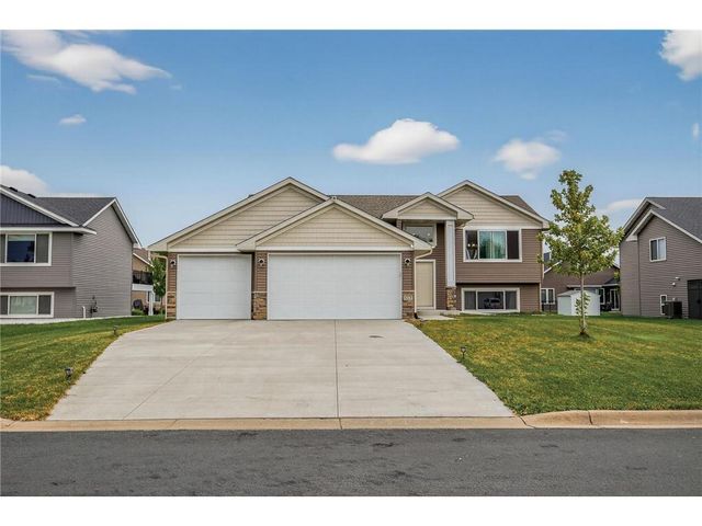 1213 Olivia Street SE, New Prague, MN 56071