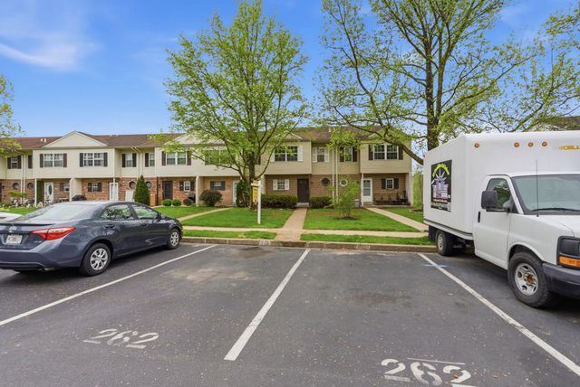 262 CARLYN CT, Downingtown, PA 19335