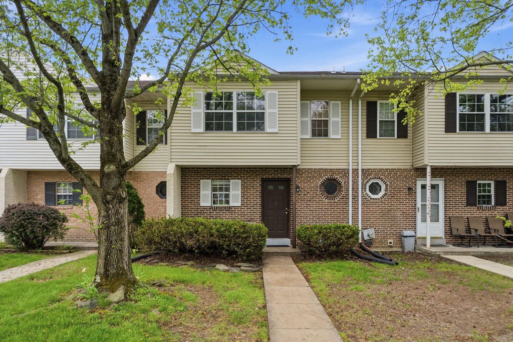262 CARLYN CT, Downingtown, PA 19335
