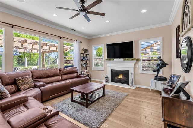 3309 Paseo De Valle, Riverside, CA 92503