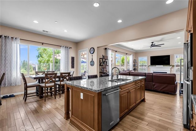 3309 Paseo De Valle, Riverside, CA 92503