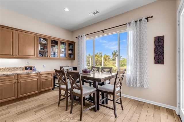 3309 Paseo De Valle, Riverside, CA 92503