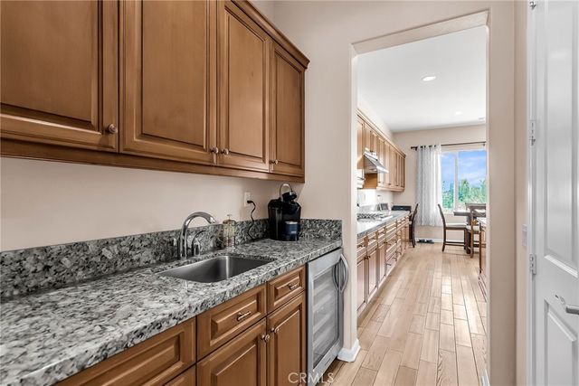 3309 Paseo De Valle, Riverside, CA 92503