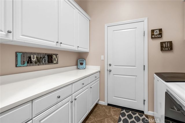 3309 Paseo De Valle, Riverside, CA 92503