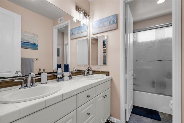 3309 Paseo De Valle, Riverside, CA 92503