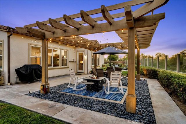 3309 Paseo De Valle, Riverside, CA 92503