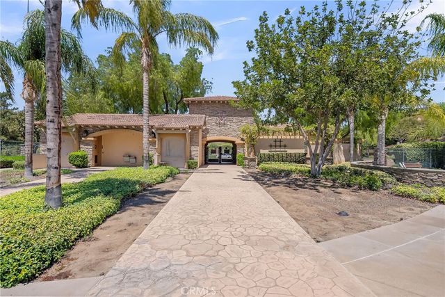 3309 Paseo De Valle, Riverside, CA 92503