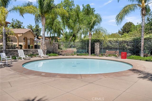 3309 Paseo De Valle, Riverside, CA 92503