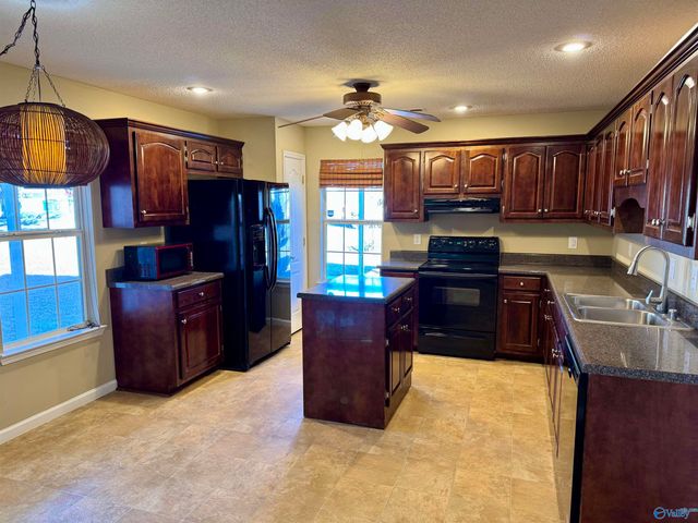 104 Fox Hill Court, Toney, AL 35773