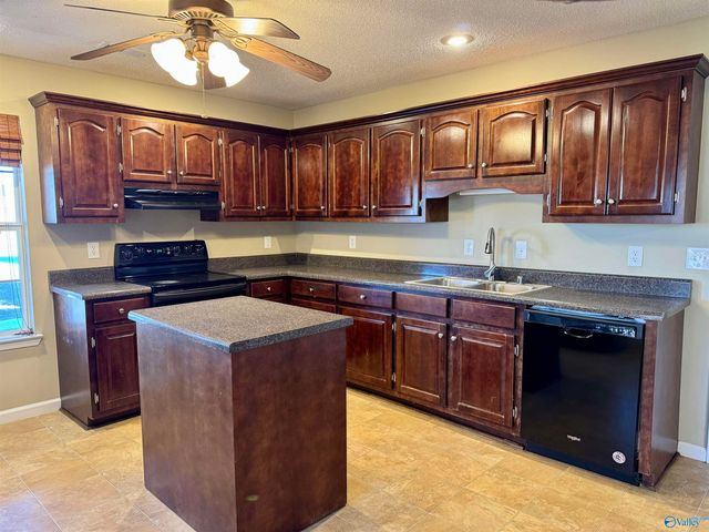 104 Fox Hill Court, Toney, AL 35773