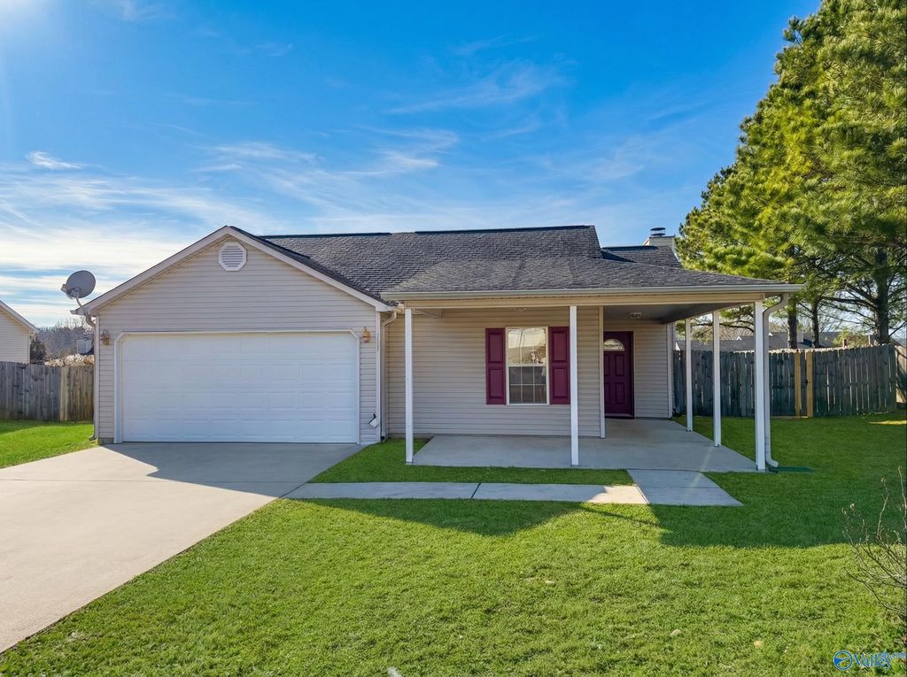 104 Fox Hill Court, Toney, AL 35773