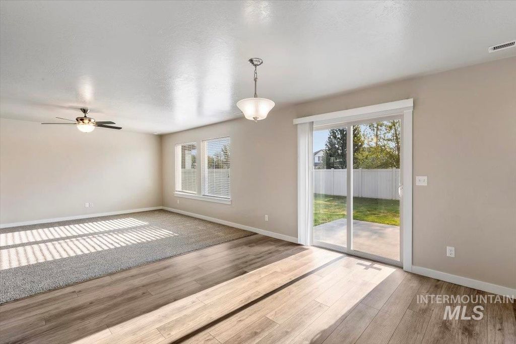 5062 N Maplestone Ave, Meridian, ID 83646 photo 4