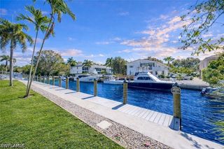 1686 Blue Point AVE B5, Naples, FL 34102