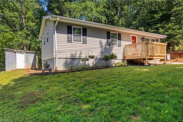 848 Huffman River Lane, Purlear, NC 28665