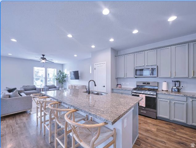 11371 S ABBEY MILL DR, South Jordan, UT 84009