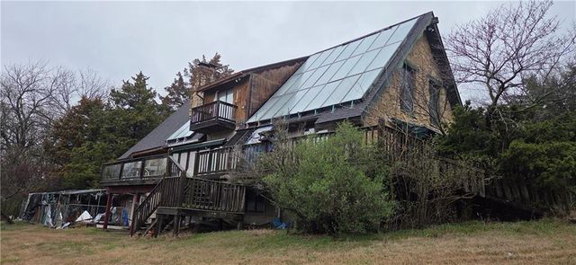 939 E 1264 Road, Lawrence, KS 66047