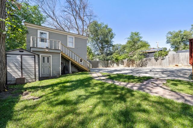 709 NE 9th St, Minot, ND 58703