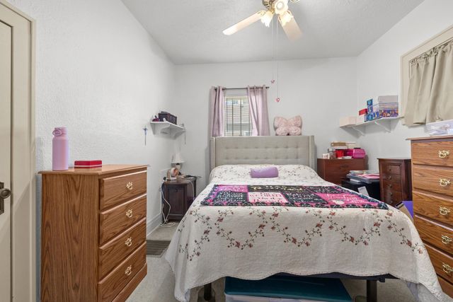 709 NE 9th St, Minot, ND 58703