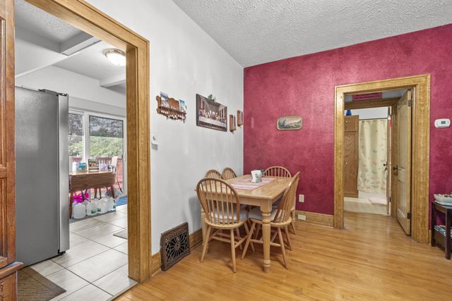 709 NE 9th St, Minot, ND 58703