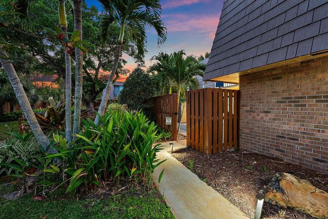 130 Ocean Cove Drive, Jupiter, FL 33477