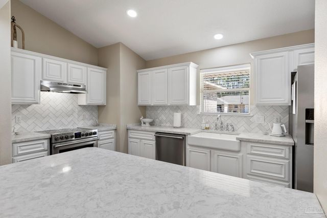 327 El Matador Trl, Pensacola, FL 32506