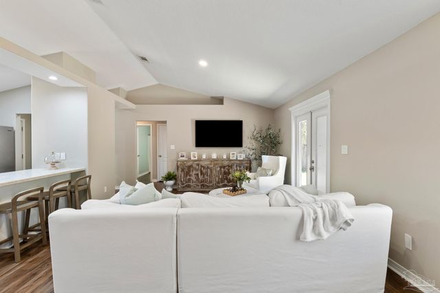 327 El Matador Trl, Pensacola, FL 32506