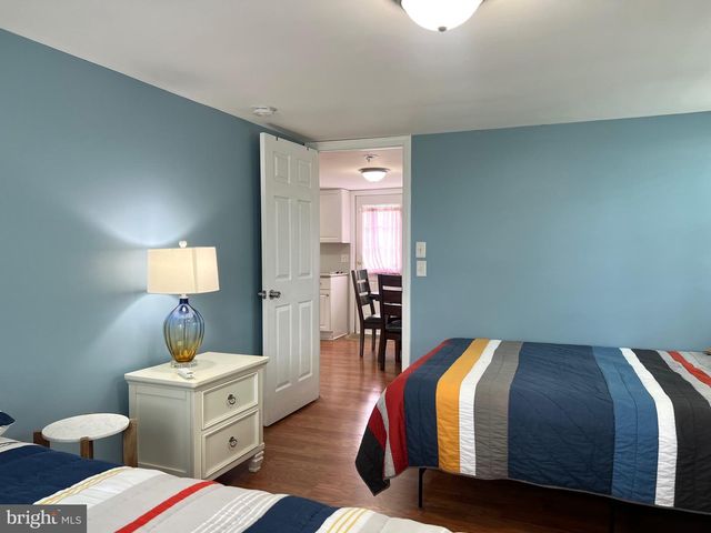 220 W 21ST ST #2, Ship Bottom, NJ 08008