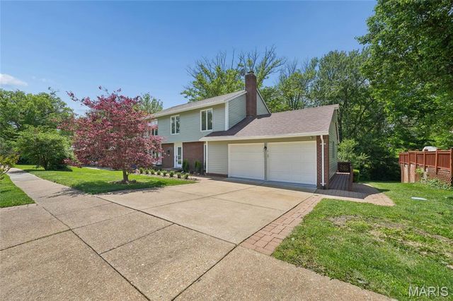 463 Maymont Drive, Ballwin, MO 63011