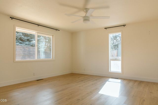1882 NE Diablo Way, Bend, OR 97701