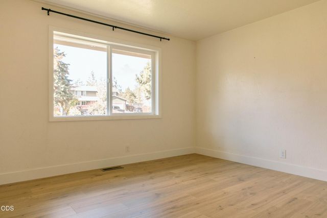 1882 NE Diablo Way, Bend, OR 97701