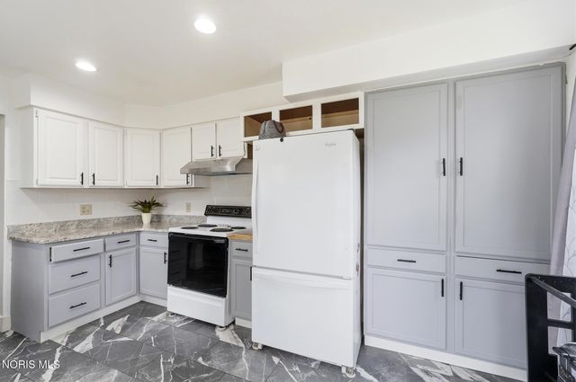 6012 Greenacre Road, Toledo, OH 43615