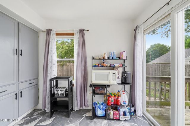 6012 Greenacre Road, Toledo, OH 43615