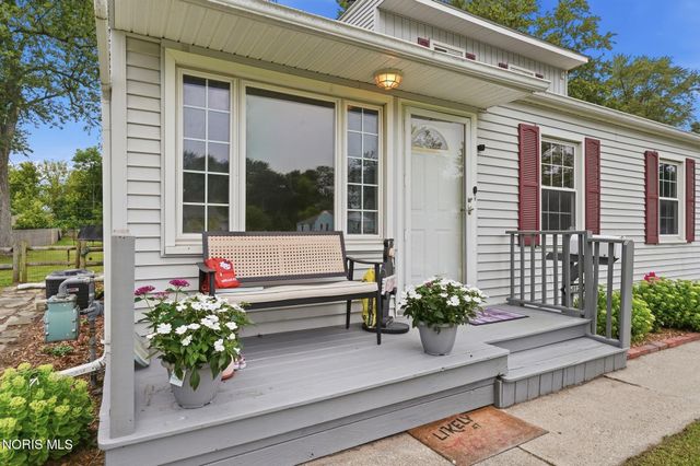 6012 Greenacre Road, Toledo, OH 43615