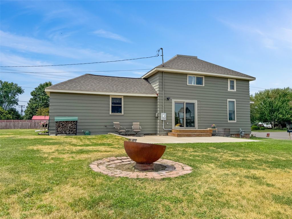Image 48 of property listing at 1305 Warren Street, Chippewa Falls, WI 54729