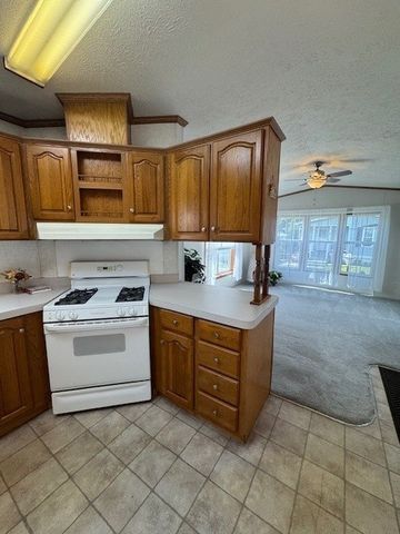 822 Oakbrook Drive, Crystal Lake, IL 60014