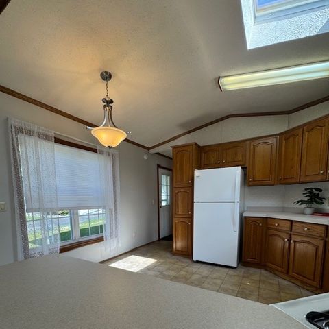 822 Oakbrook Drive, Crystal Lake, IL 60014