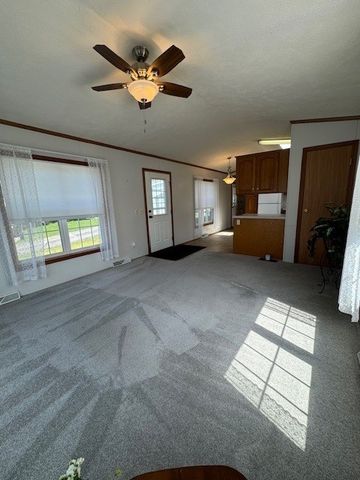 822 Oakbrook Drive, Crystal Lake, IL 60014
