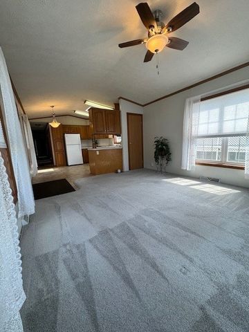 822 Oakbrook Drive, Crystal Lake, IL 60014